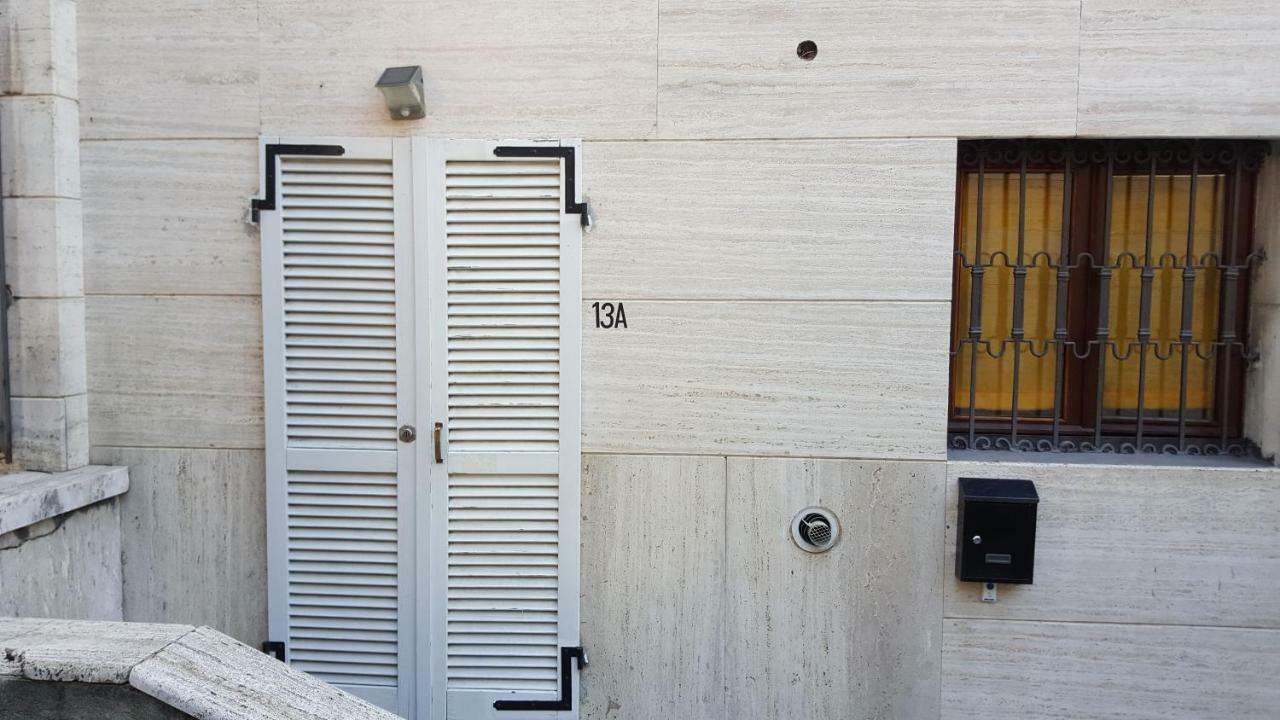Location Turistic Monolocale Nel Parco Del Santuario Apartman Asti Kültér fotó