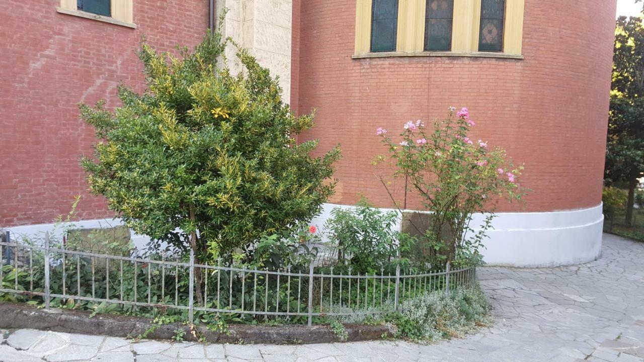 Location Turistic Monolocale Nel Parco Del Santuario Apartman Asti Kültér fotó