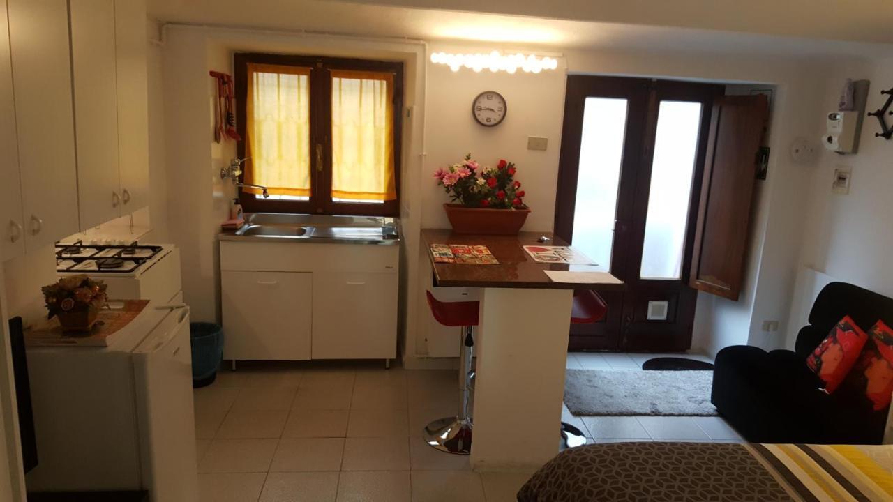 Location Turistic Monolocale Nel Parco Del Santuario Apartman Asti Kültér fotó